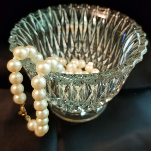 Vintage Signed Monet Champagne Ivory Knotted Faux Pearls - Picture 3 of 7